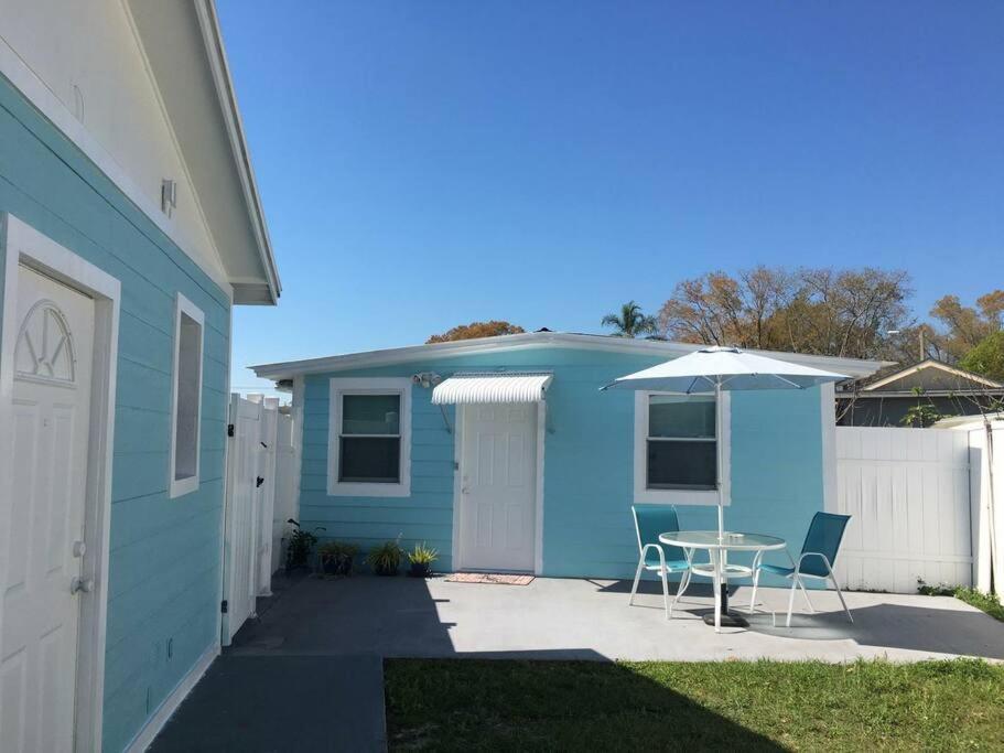 Lodging Near The Sun Apartment Tampa Exterior photo